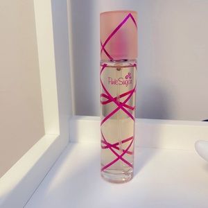 Pink sugar perfume